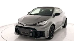 Nero Nuova 2024 Toyota Yaris Tre volumi | 56.800 € (Buon prezzo)