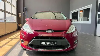 Usata Ford Fiesta Titanium 97 CV (71 kW) 2011 Rosso Berlina