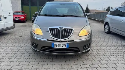 Usata Lancia Musa 77 CV (56 kW) 2009 Marrone Monovolume