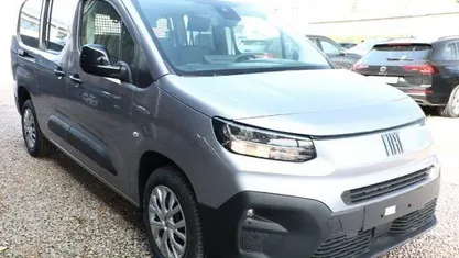 Nuova Fiat Doblò Comfort 131 CV (96 kW) 2025 Vari colori Monovolume