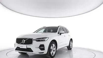Usata Volvo XC60 Momentum 197 CV (144 kW) 2022 Bianco SUV