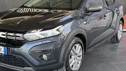 Usata Dacia Sandero Expression 101 CV (74 kW) 2023 Grigio scuro Utilitaria