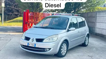 Usata Renault Scénic II 130 CV (95 kW) 2008 Grigio Monovolume