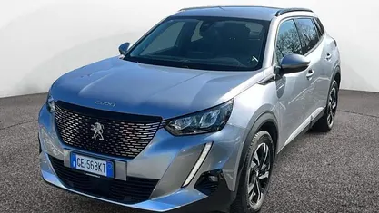 Używany Peugeot 2008 Allure 131 KM (96 kW) 2021 Szary SUV