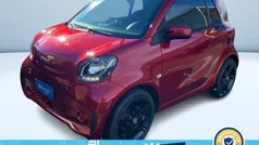 Rosso metallizzato Usata 2021 Smart ForTwo Electric Drive Passion Tre volumi | 14.900 € (Buon prezzo)
