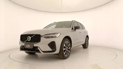 Usata Volvo XC60 Plus 253 CV (186 kW) 2024 Grigio SUV