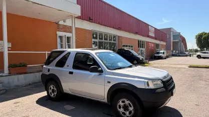 Usata Land Rover Freelander 111 CV (81 kW) 2002 Argento SUV