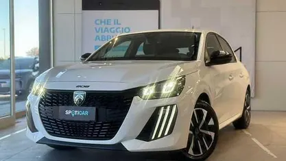 Bianco Usata 2024 Peugeot 208 Style Due volumi | 14.900 € (Buon prezzo)