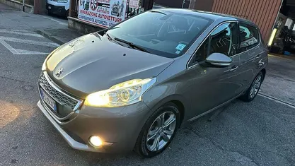 Usata Peugeot 208 82 CV (60 kW) 2013 Utilitaria