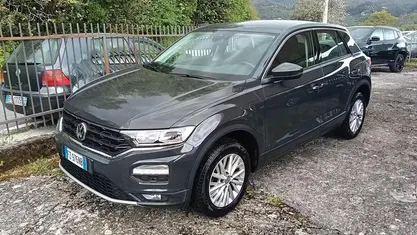 Begagnad VW T-Roc Style 115 HK (84 kW) 2019 Grå SUV