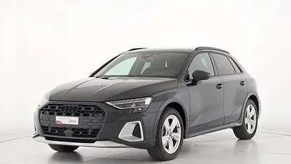 Grigio Usata 2024 Audi A3 Business Berlina | 34.900 € (Buon prezzo)