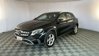 Usata Mercedes GLA200 135 CV (99 kW) 2017 Nero SUV