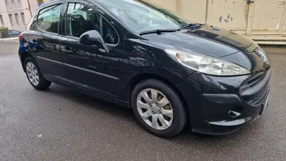 Usata Peugeot 207 73 CV (53 kW) 2007 Nero Berlina