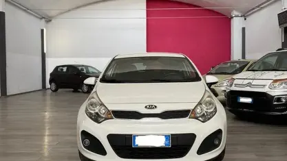Usata Kia Rio EX 75 CV (55 kW) 2012 Bianco Utilitaria