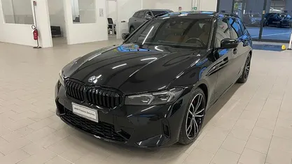 Usata 2023 BMW 330 M Sport Station wagon | 46.900 €