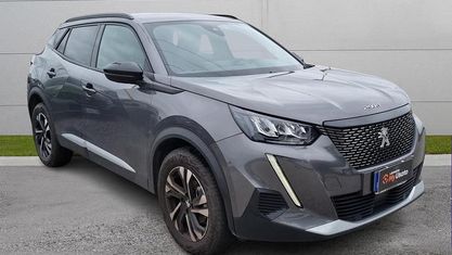Begagnad Peugeot 2008 Allure 100 HK (73 kW) 2023 Grå SUV