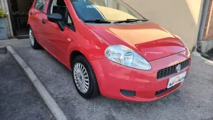 Usata Fiat Grande Punto Dynamic 65 CV (47 kW) 2007 Rosso metallizzato Utilitaria