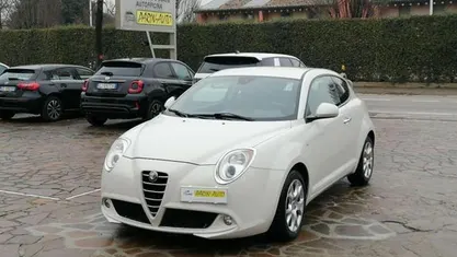 Bianco Usata 2010 Alfa Romeo MiTo Distinctive Due volumi | 5000 € (Buon prezzo)