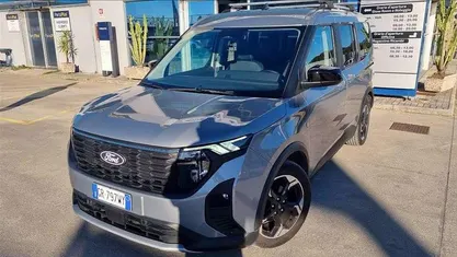 Solar silv Usata 2024 Ford Tourneo Courier Active Monovolume | 18.500 € (Super prezzo)