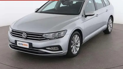 Grigio Usata 2021 VW Passat Business Station wagon | 21.399 € (Buon prezzo)