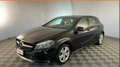 Usata Mercedes A180 108 CV (79 kW) 2016 Nero Berlina
