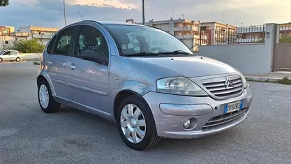 Begagnad Citroën C3 Elegance 73 HK (53 kW) 2004 Grå Sedan