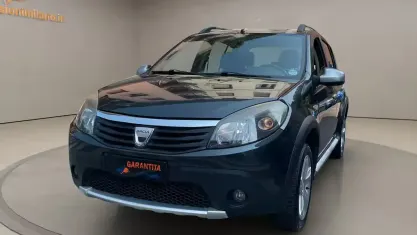 Usata Dacia Sandero 84 CV (61 kW) 2011 Grigio Berlina