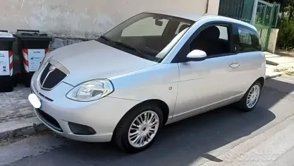 Usata Lancia Ypsilon 60 CV (44 kW) 2008 Grigio Utilitaria