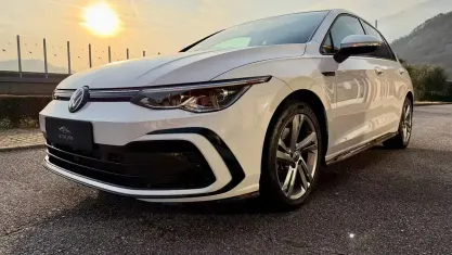 Usata VW Golf VIII R-line 245 CV (180 kW) 2022 Bianco Berlina