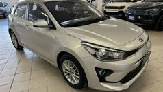 Argento Usata 2021 Kia Rio Style Tre volumi | 14.700 € (Buon prezzo)