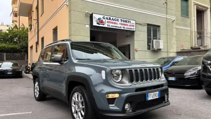 Usado Jeep Renegade Limited 120 CV (88 kW) 2018 Gris SUV