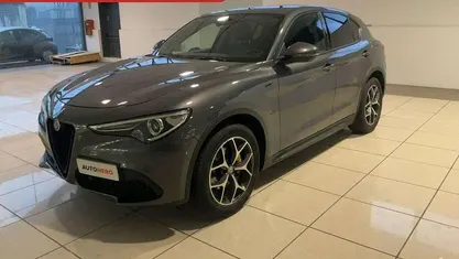 Usata Alfa Romeo Stelvio Sprint 190 CV (139 kW) 2020 Grigio SUV