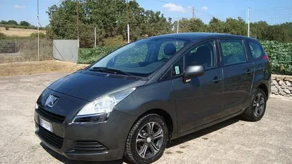 Usata Peugeot 5008 Business-Line 112 CV (82 kW) 2010 Grigio Monovolume