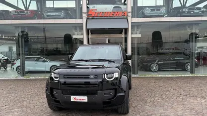 Usata Land Rover Defender SE Dynamic 200 CV (147 kW) 2025 SUV
