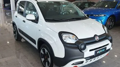 Usata Fiat Panda Cross Cross 69 CV (50 kW) 2024 Bianco Utilitaria