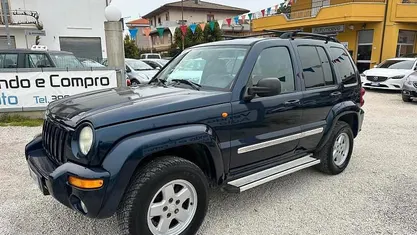 Usata Jeep Cherokee Sport 143 CV (105 kW) 2003 Blu SUV