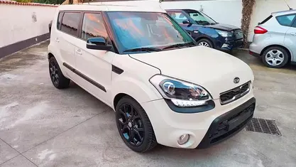 Usata Kia Soul 128 CV (94 kW) 2010 Beige SUV