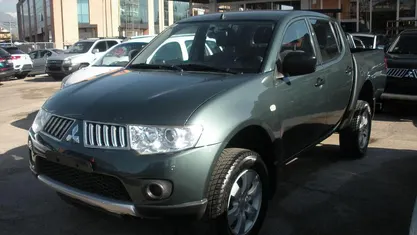 Gray Usata 2014 Mitsubishi L200 Pick-up | 16.500 € (Buon prezzo)