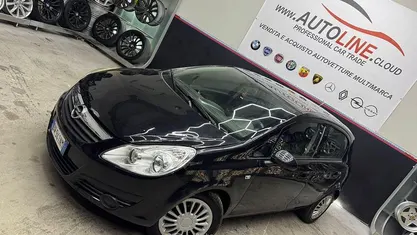 Nero Usata 2009 Opel Corsa Tre volumi | 2890 € (Buon prezzo)
