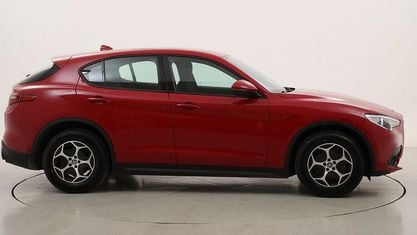 Begagnad Alfa Romeo Stelvio Business 160 HK (117 kW) 2022 SUV