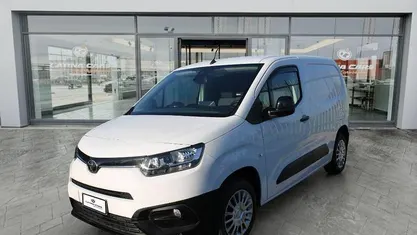 Usata Toyota Proace 102 CV (75 kW) 2023 Monovolume