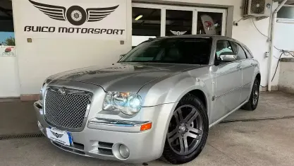 Usata Chrysler 300C Touring 218 CV (160 kW) 2008 Argento Station wagon