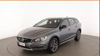 Usata Volvo V60 CC Momentum 150 CV (110 kW) 2015 Grigio Station wagon