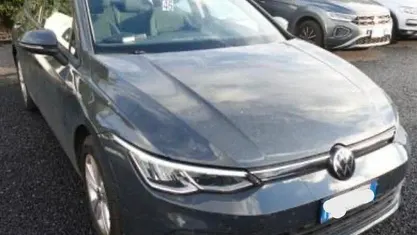 Usata VW Golf VIII Life 110 CV (80 kW) 2022 Grigio Berlina