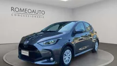 Grigio titanio metallizzato Usata 2021 Toyota Yaris Hybrid Business Edition Tre volumi | 14.900 € (Ottimo prezzo)