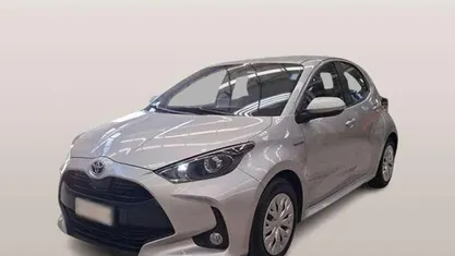 Usata Toyota Yaris Business Edition 116 CV (85 kW) 2021 Grigio metallizzato Utilitaria