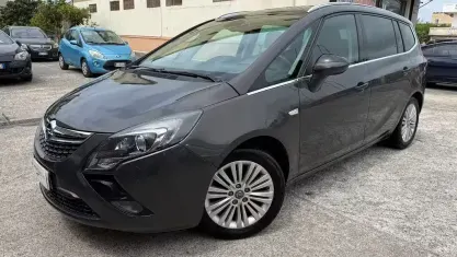 Usata Opel Zafira Tourer Cosmo 136 CV (100 kW) 2015 Grigio Monovolume