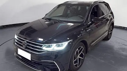 Usata VW Tiguan R-line 150 CV (110 kW) 2023 Nero SUV