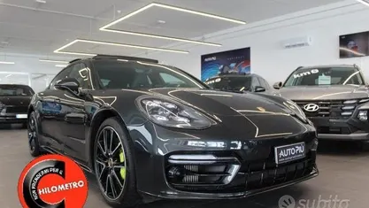 Usata Porsche Panamera 441 CV (324 kW) 2022 Grigio Berlina