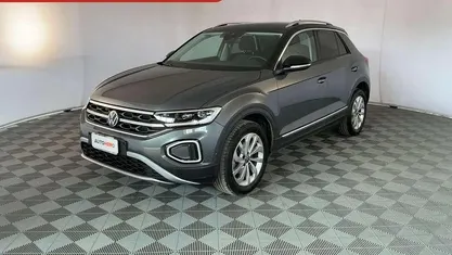 Usata VW T-Roc Style 110 CV (80 kW) 2023 Grigio SUV